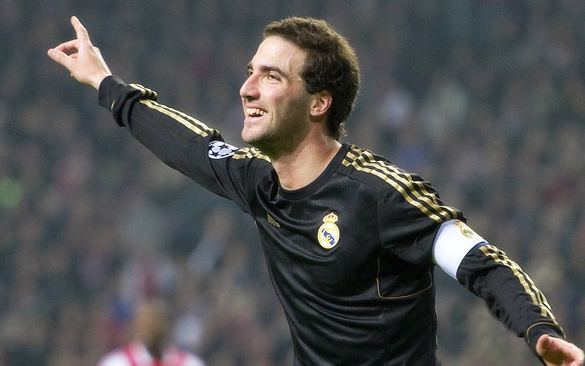 张玉宁梅开二度助华夏幸福晋级半决赛，张玉宁水平